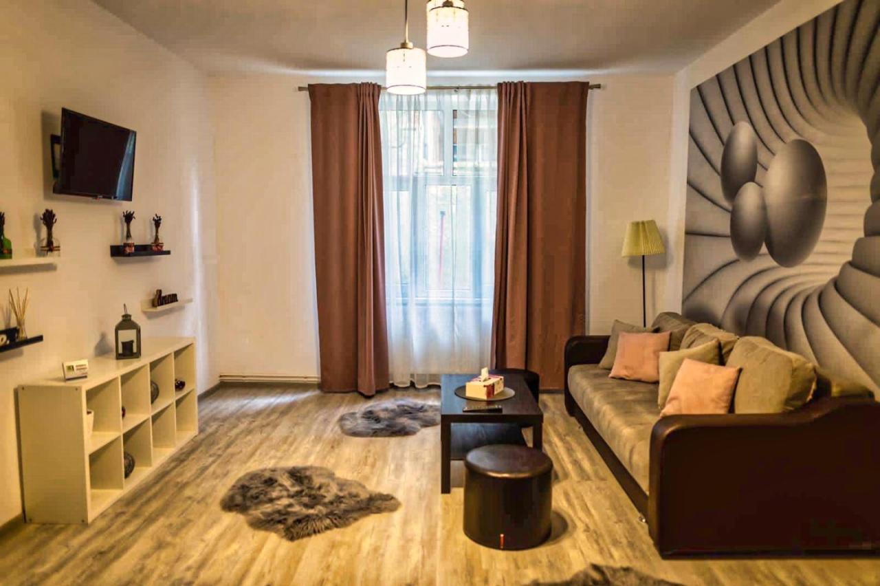 The Nest@Pinehouse Apartment Брашов Екстериор снимка
